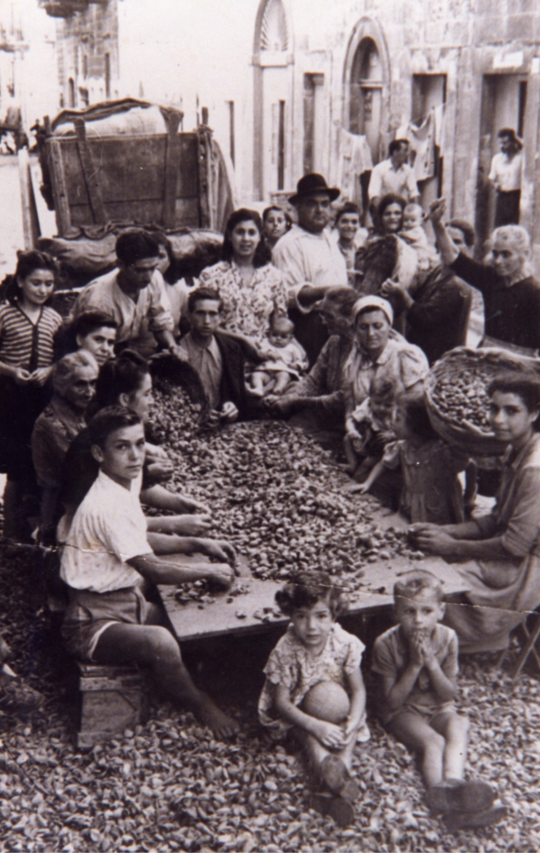 Manual Shelling of Almonds in Terlizzi (Mariella Altamura Family Photo Archive)